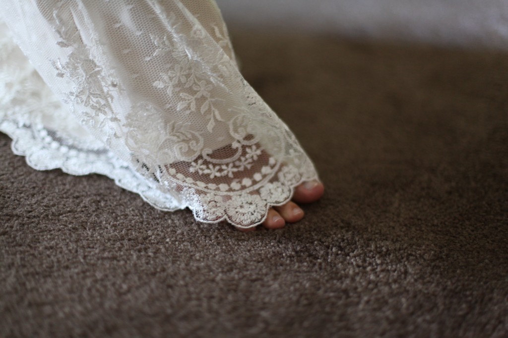 hemming lace wedding dress