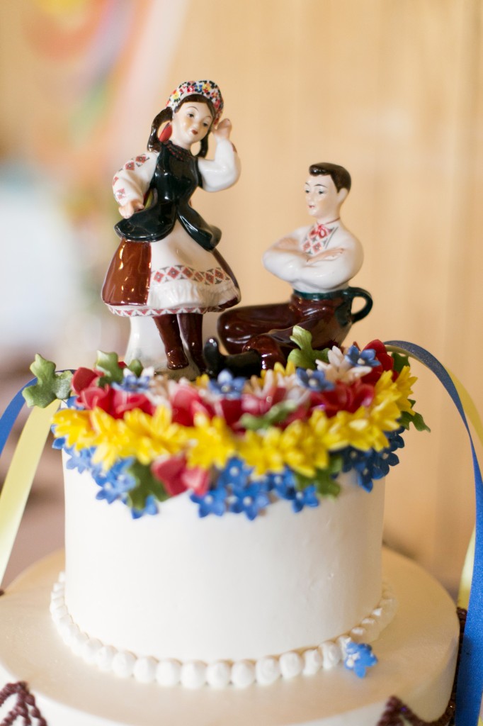 ukrainian wedding cake topper