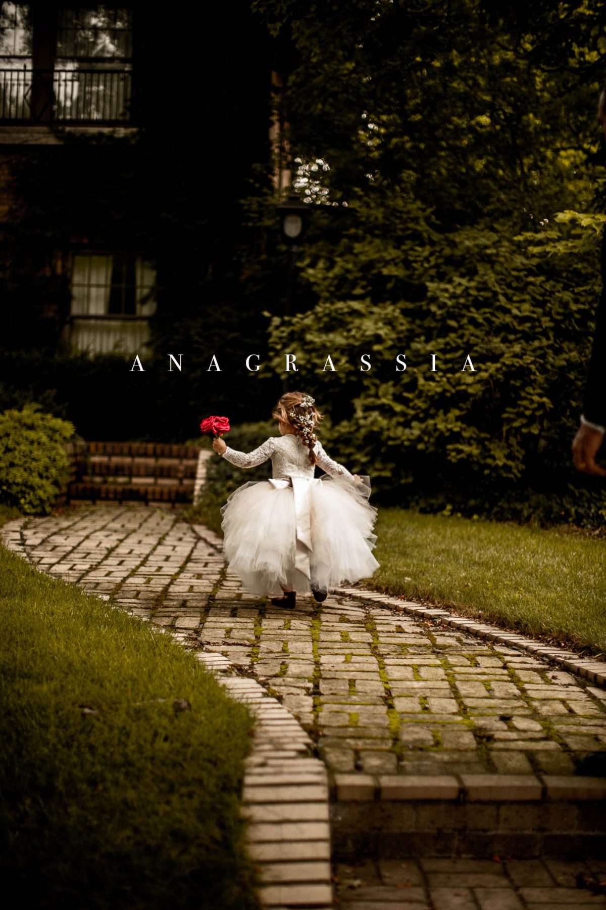 Anagrassia flower girl dress online